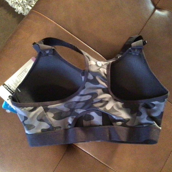 Layer 8 high impact sports bra, camouflage pattern, small - Picture 2 of 5
